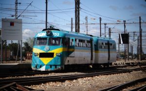 Automovilismo, reinterpretación clásica y drama noruego: Crítico de cine revela su top 10 del 2025